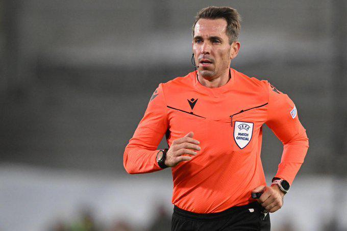 开云体育登录-德媒：44岁裁判托比亚斯·施蒂勒执法拜仁vs汉堡的焦点战